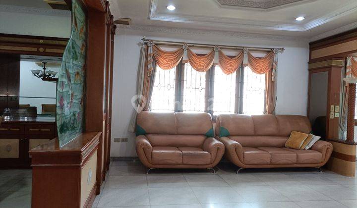 di Sewakan Rumah Semi Furnish 1,5 Lantai 12x17 di Sunter Hijau 2