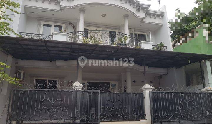 Rumah 2 Lantai Bagus Hadap Selatan 1