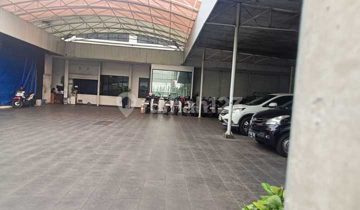 Jatinegara, Factory Ex for Sale on I Gusti Ngurah Rai Street, Cipinang Muara, East Jakarta.