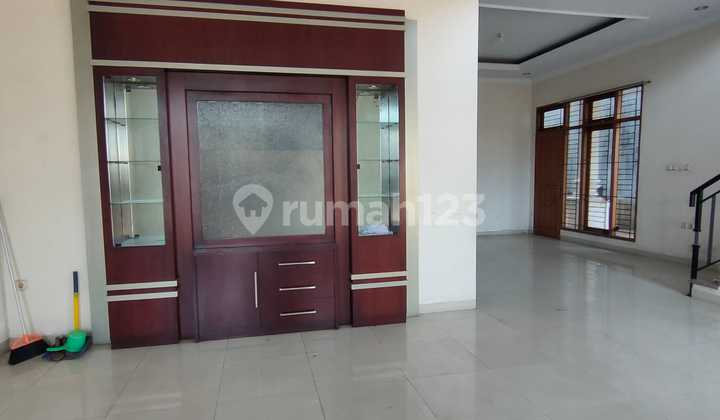 Disewakan Rumah 250 M² 2 Lantai Di Graha Sunter Pratama  2