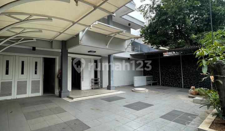 Disewakan Rumah Cantik Semi Furnish15x20 ,2 Lantai 2