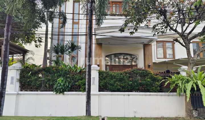 Disewakan Rumah Hoek 329 M Di Gading Kirana 2