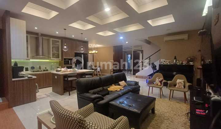 Di Gading Kirana, Dijual Rumah Cantik Dan Bagus 2 Lantai 2