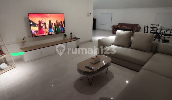 Di Agung Utara Rumah 12x10.murah,3,5 Lantai 2