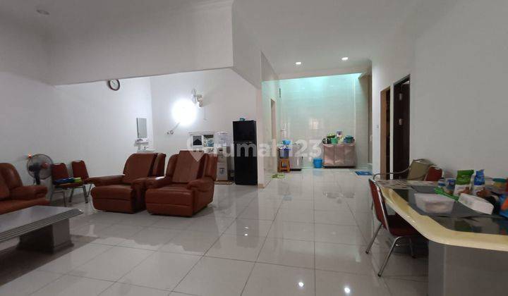 Rumah Minimalis Modern 300 Meter Hadap Barat 1