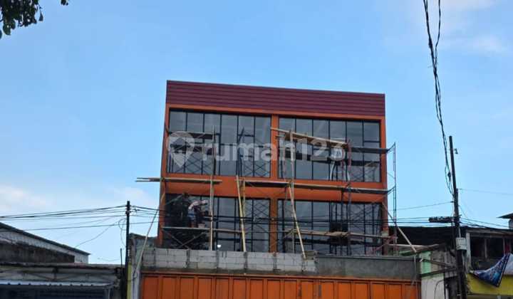 For Sale New Attached Shophouse in Plumpang 1