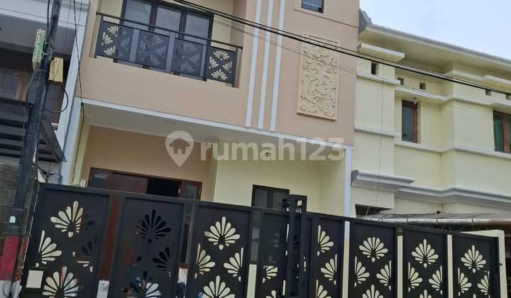Rumah Bagus 3 Lantai Siap Pakai Di Kelapa Gading