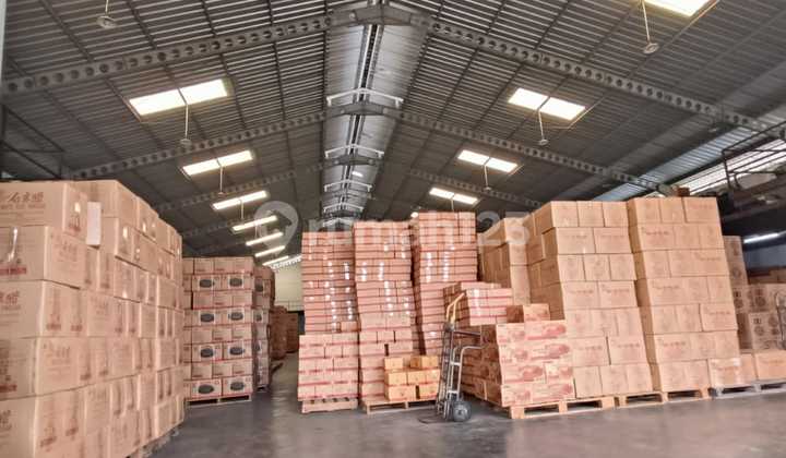 Strategic Warehouse for Sale, 2700 M Size with Container Access in Sunter, North Jakarta