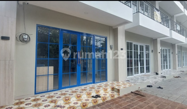 New 4-Story Shop House for Rent in Cempak.