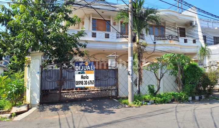 Sunter Kirana, For Sale 2-Story Corner House, Well-Maintained and Move-In Ready