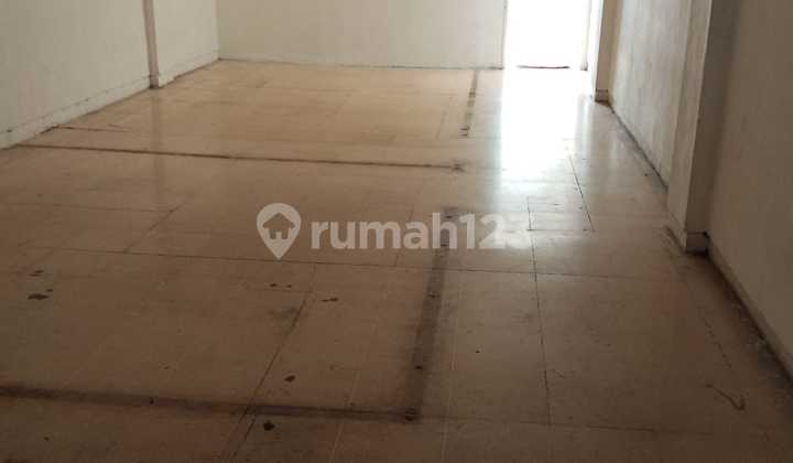 For Rent: 4-Story Shop House on Angkasa Street, Kemayoran, Central Jakarta 2