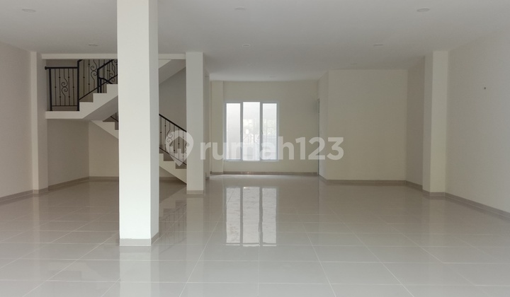 For Rent: 4-Story Shop House, Spacious and Ready to Use in Cempaka Putih For Rent: 4-Story Shop House, Spacious and Ready to Use in Cempaka Putih