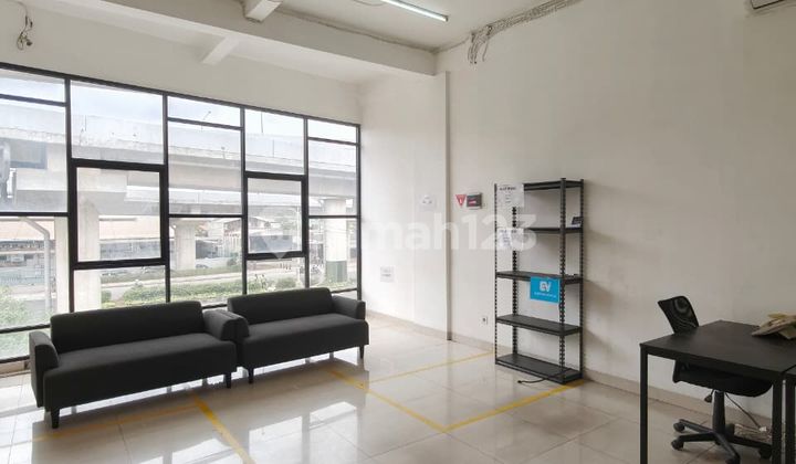 Cakung, For Rent 2 Adjacent Shops 240 M Good and Cheap 4 Floors 2