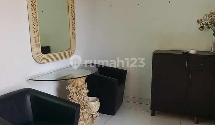 Disewakan Rumah dengan Kolam Renang di Ancol Timur,Jakarta Utara