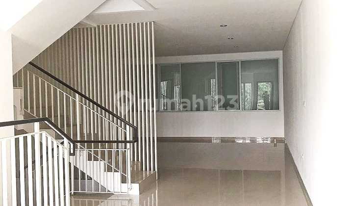 Rumah di Sunter permai jaya 3 Lantai Baru