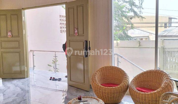 Rumah di Jalan gunung galunggung 3 Lantai Baru SHM 2