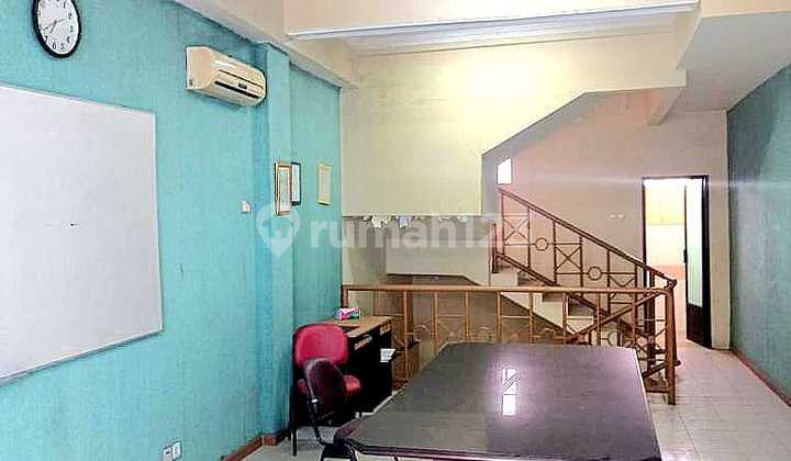 Ruko Lokasi Strategis. Di Jalan Dr Saharjo 