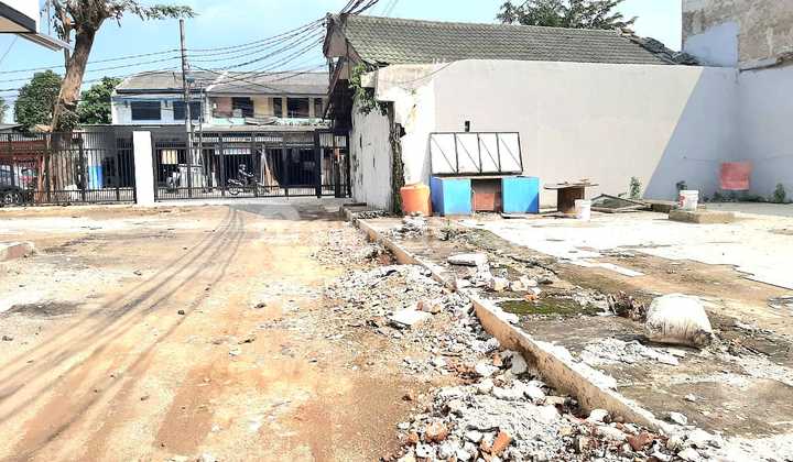 Good and Tidy Warehouse in a Strategic Location. Pondok Bambu, Duren Sawit, East Jakarta