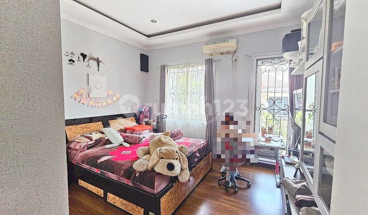 Rumah 2 Lantai Shm Bagus Hadap Selatan 2