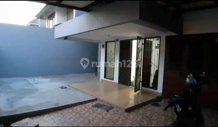 Disewakan Rumah Murah 2lantai Lokasi Strategis di Pinggir Jalan di Metland Menteng Jakarta Timur Siap Huni Minimalis Modern 2