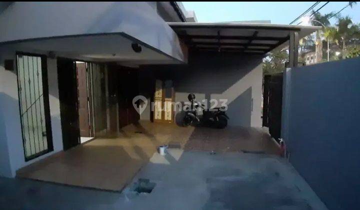 Disewakan Rumah Murah 2lantai Lokasi Strategis di Pinggir Jalan di Metland Menteng Jakarta Timur Siap Huni Minimalis Modern 1