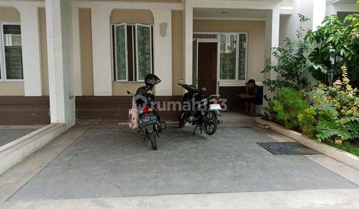 Disewakan Rumah Murah 2lantai di Cluster South Thames Jakarta Garden City Jakarta Timur Siaphuni Minimalis Modern 2