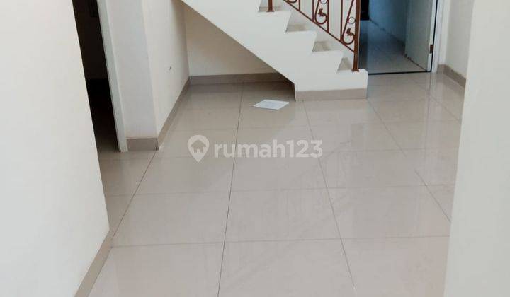 Disewakan Rumah Murah 2lantai di Cluster La Seine Jakarta Garden City Jakarta Timur Siaphuni Minimalis Modern 2