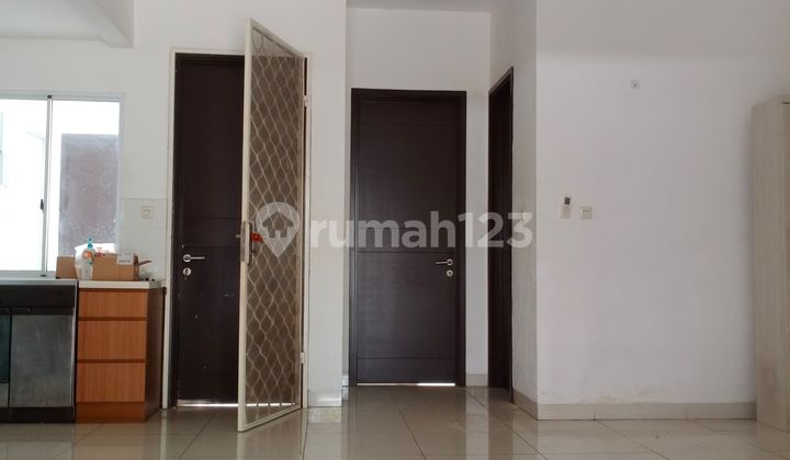 For rent: affordable 2-story house in Palm Spring Cluster, Jakarta Garden City, East Jakarta, ready to occupy, modern minimalist. 2