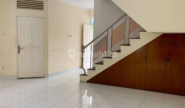 Rumah Bagus SHM Taman Modern, Jakarta Timur 1