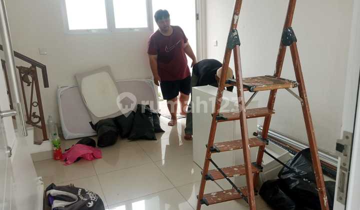 Disewakan Rumah Murah 2Lantai di Cluster La Seine Jakarta Garden City Jakarta Timur Siaphuni Minimalis Modern 2