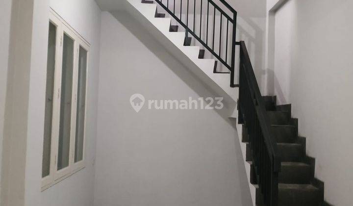 Dijual rumah murah 3lantai di Cluster Royal Residence Pulogebang Jakarta Timur siaphuni minimalis modern 2