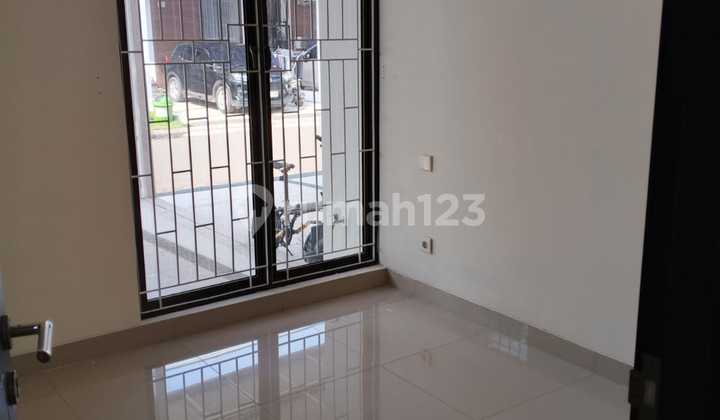 Disewakan rumah murah 2lantai di Cluster Shinano Jakarta Garden City Jakarta Timur siaphuni minimalis modern 2