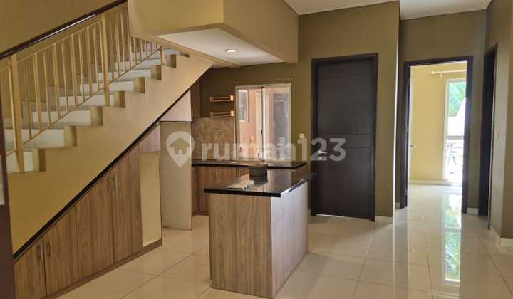 Disewakan rumah murah 2lantai di Cluster Palm Spring Jakarta Garden City Jakarta Timur siaphuni minimalis modern 2