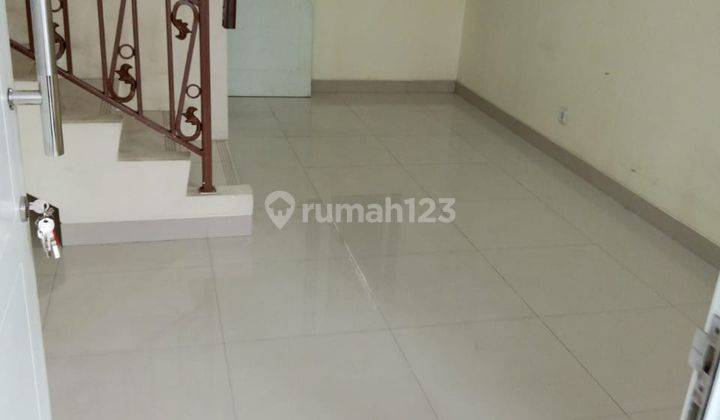 Disewakan Rumah Murah 2lantai di Cluster La Seine Jakarta Garden City Jakarta Timur Siaphuni Minimalis Modern 2