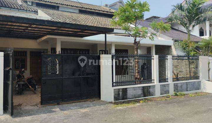 Disewakan Rumah Bagus 2lantai di Komplek Gudang Peluru Jakarta Selatan 1