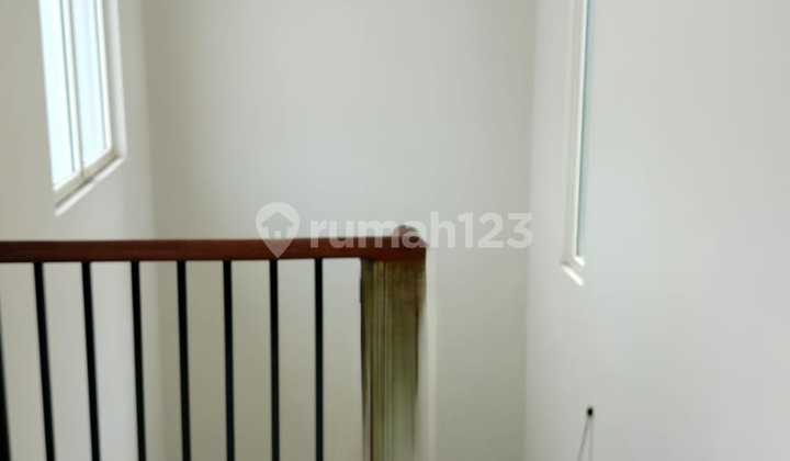 Rumah 2 Lantai Di Cluster Vasana Harapan Indah 2