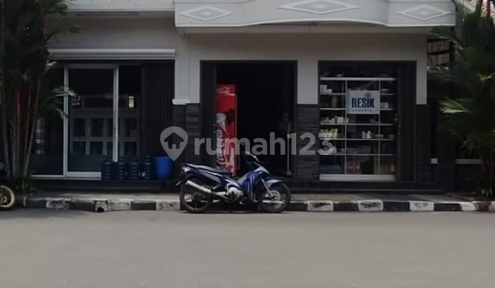 Rumah Minimalis Modern di Bulevar Hijau Harapan Indah Rumah Minimalis Modern di Bulevar Hijau Harapan Indah