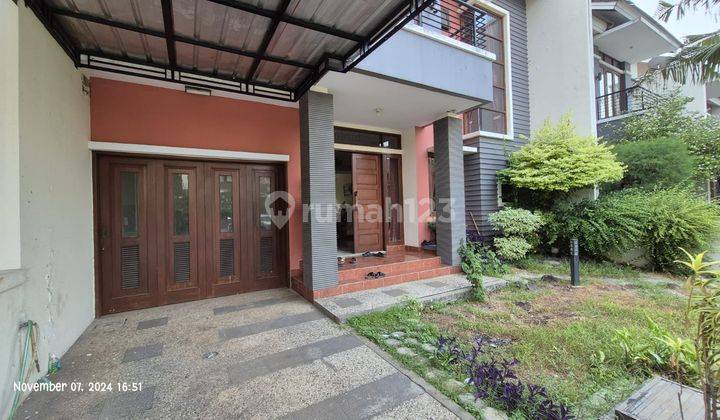 Rumah 2 Lantai Sudah Renovasi Furnished Sertifikat Hak Milik di Harapan Indah Cluster Taman Heliconia , Bekasi 2