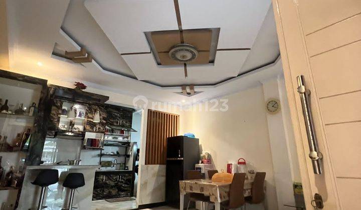 Rumah 2 Lantai Bagus Furnished SHM di Permata Harapan Baru, Bekasi 1