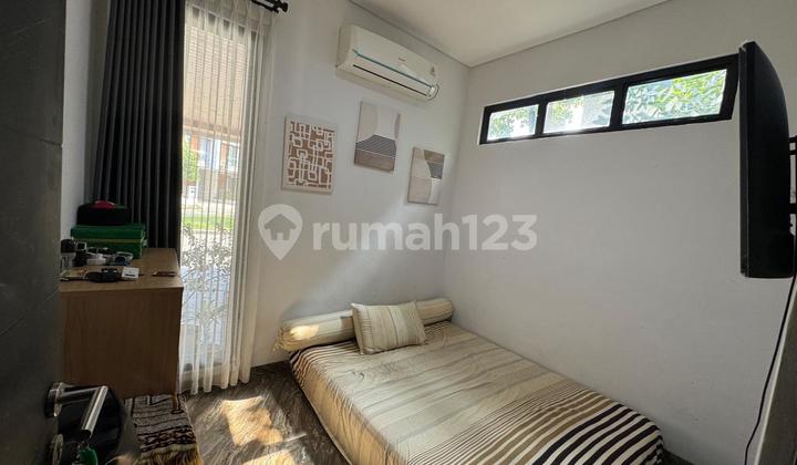 Rumah Ada Kolam Renang di Cluster Lavesh Harapan Indah 4