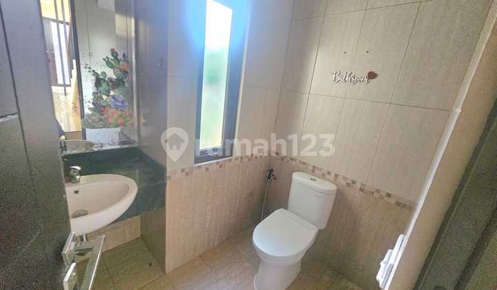 Rumah 2 Lantai di Cluster Asera One South Harapan Indah 2