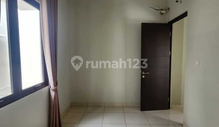Dijual Cepat rumah view danau dan ada kolam berenang di cluster brugundy summarecon bekasi 2