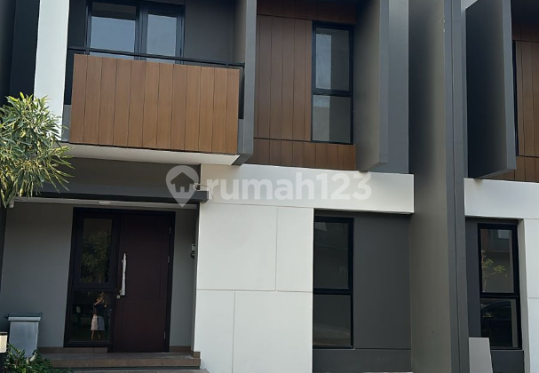 Rumah 2 Lantai Bebas Banjir Di Cluster Regia SCG Bekasi Rumah 2 Lantai Bebas Banjir Di Cluster Regia SCG Bekasi