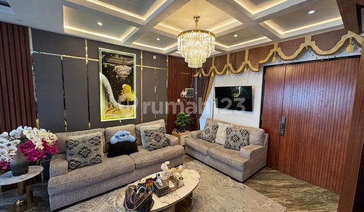 Rumah Ada Kolam Renang di Cluster Lavesh Harapan Indah 6