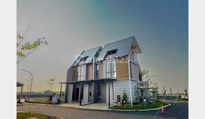 Rumah 2 lantai dijual di Summarecon  Crown Gading 1