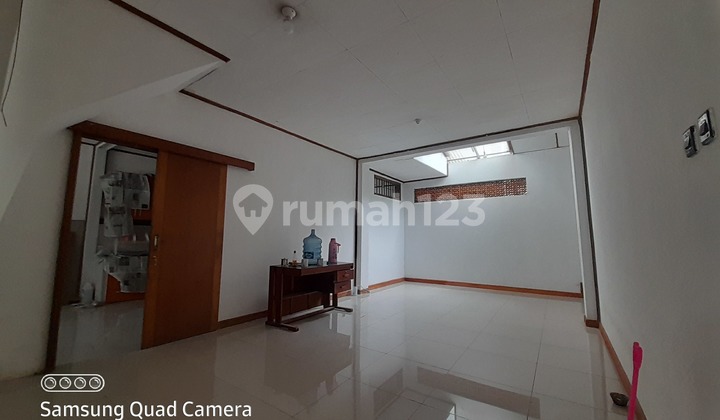 Rumah 2 Lantai, Baru Renov Dekat Griya Pahlawan 8