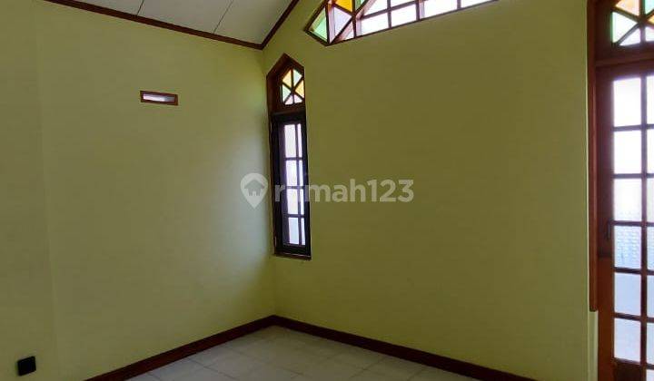 Rumah 2 Lantai Dekat Griya Pahlawan dan Kampus Itenas 1