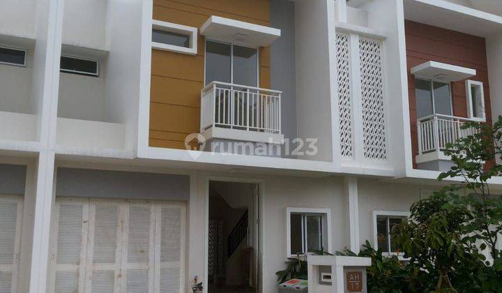 Disewakan Rumah 2 Lantai Summarecon Bandung Cluster Amanda 1