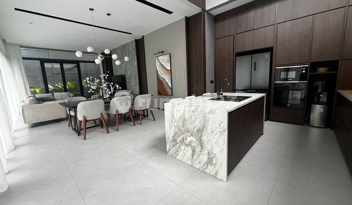 Rare Find !!! Selling Brand New Lux House Kota Baru Parahyangan 2