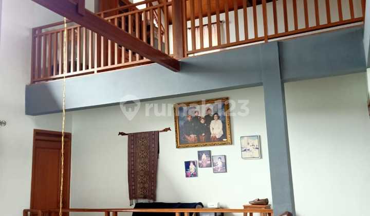 Bagus dan Langka !!! Sewa Rumah Furnished Full Kayu Cigadung Dago 2